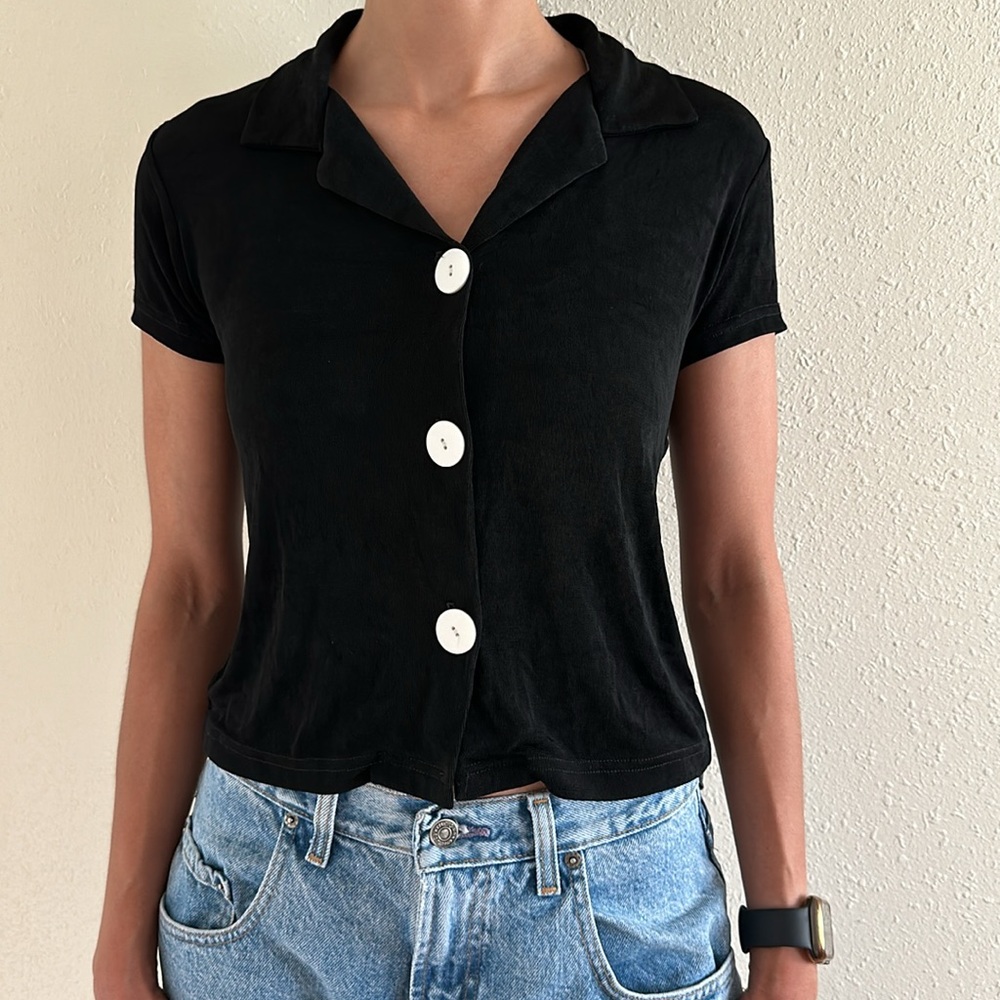 VINTAGE BUTTON UP TOP - Picture 3 of 10